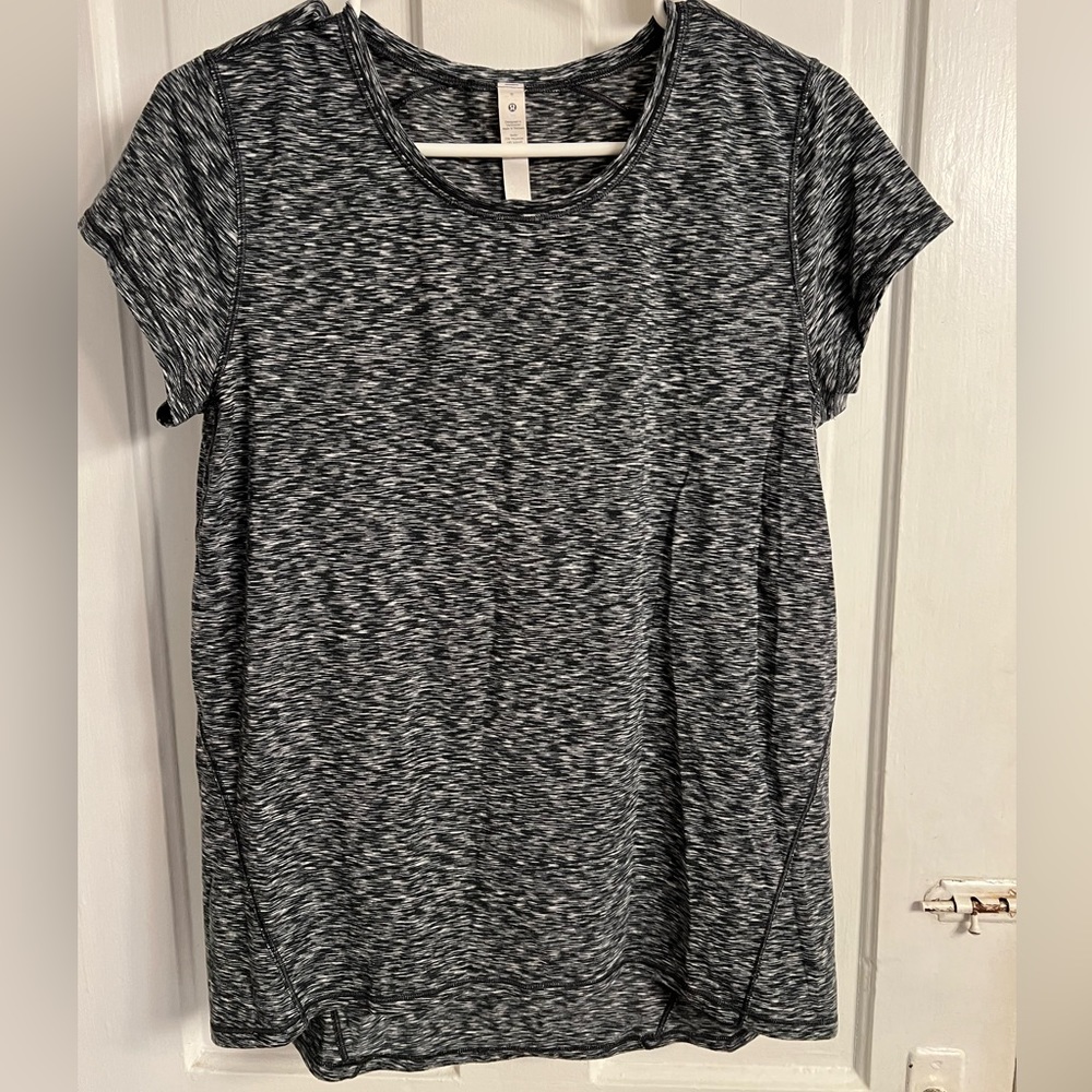 Lululemon workout top